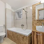 Comfy Near Gara De Nord Bukarest