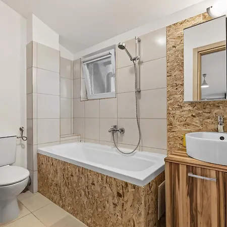 Comfy Near Gara De Nord Bukarest