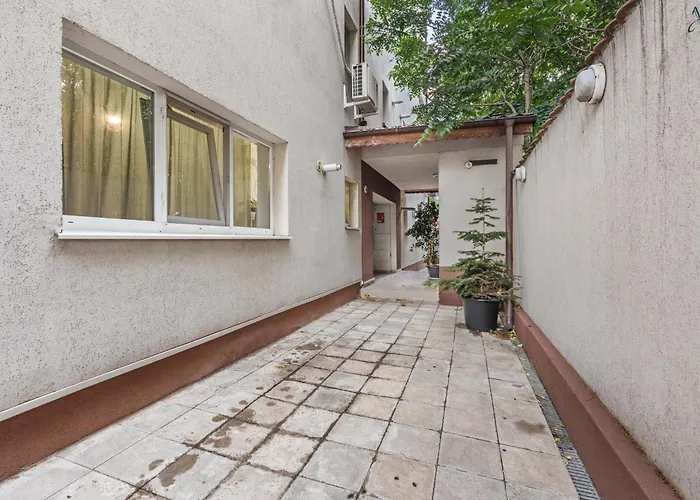 Апартаменти Comfy Near Gara De Nord Бухарест